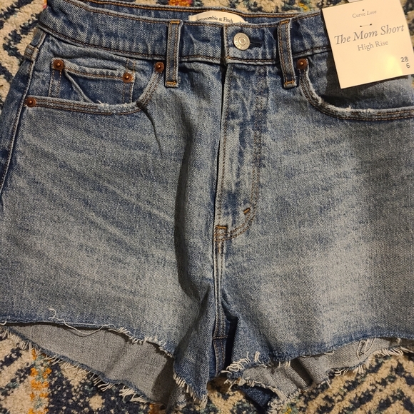 Two Abercrombie SHORTS - Picture 2 of 5